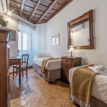 By The Charming Piazza Navona - Fromhometo로마 외부 사진
