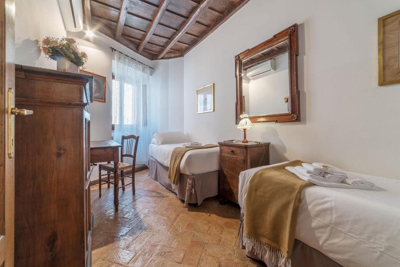 By The Charming Piazza Navona - Fromhometo로마 외부 사진